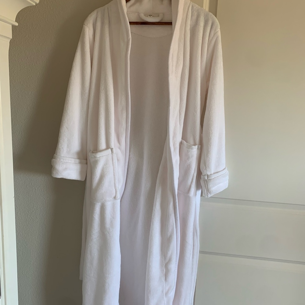 New Cozy White Women’s Robe